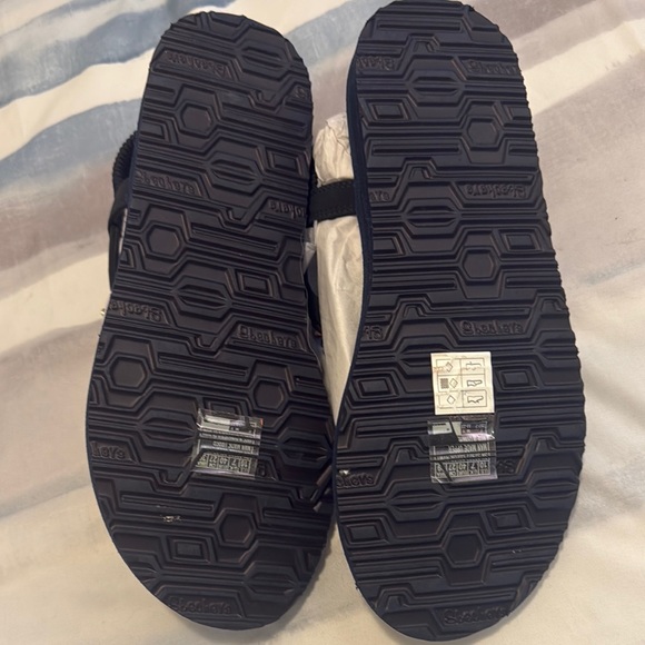 Floral Embellished Navy Blue Sandals - Picture 4 of 6